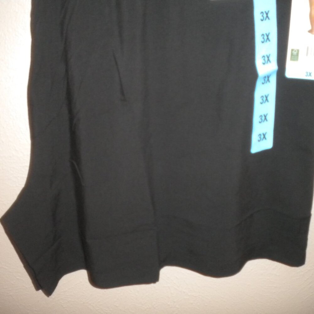 Wildfox Women's Plus Size 3X Black Rayon Elastic Back Waist Pullon Shorts NWT - Picture 5 of 5